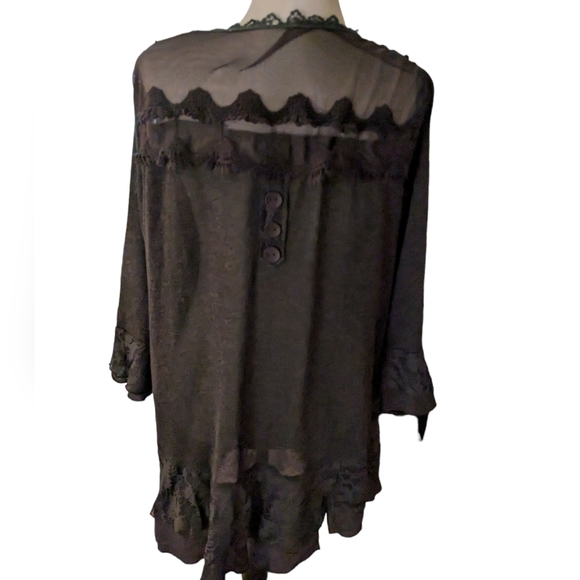 Pretty Angel Boho Top with lace and ruffles. Sz 2x. EUC. Linen blend. - Picture 2 of 5